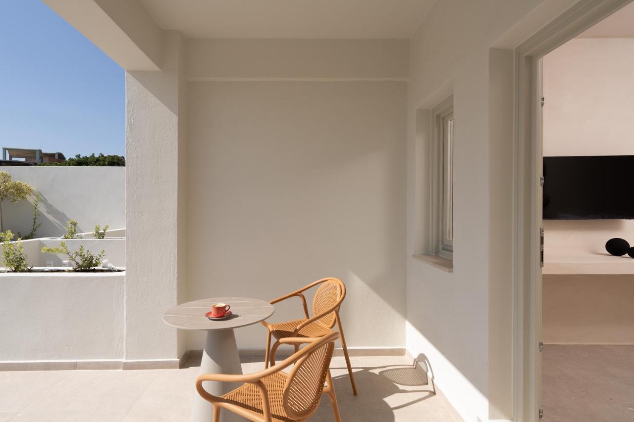Acanthus Oia-Private Hot Tub Suites Exterior photo
